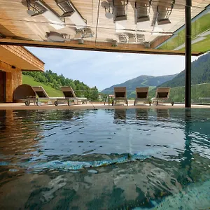 Marten Hotel